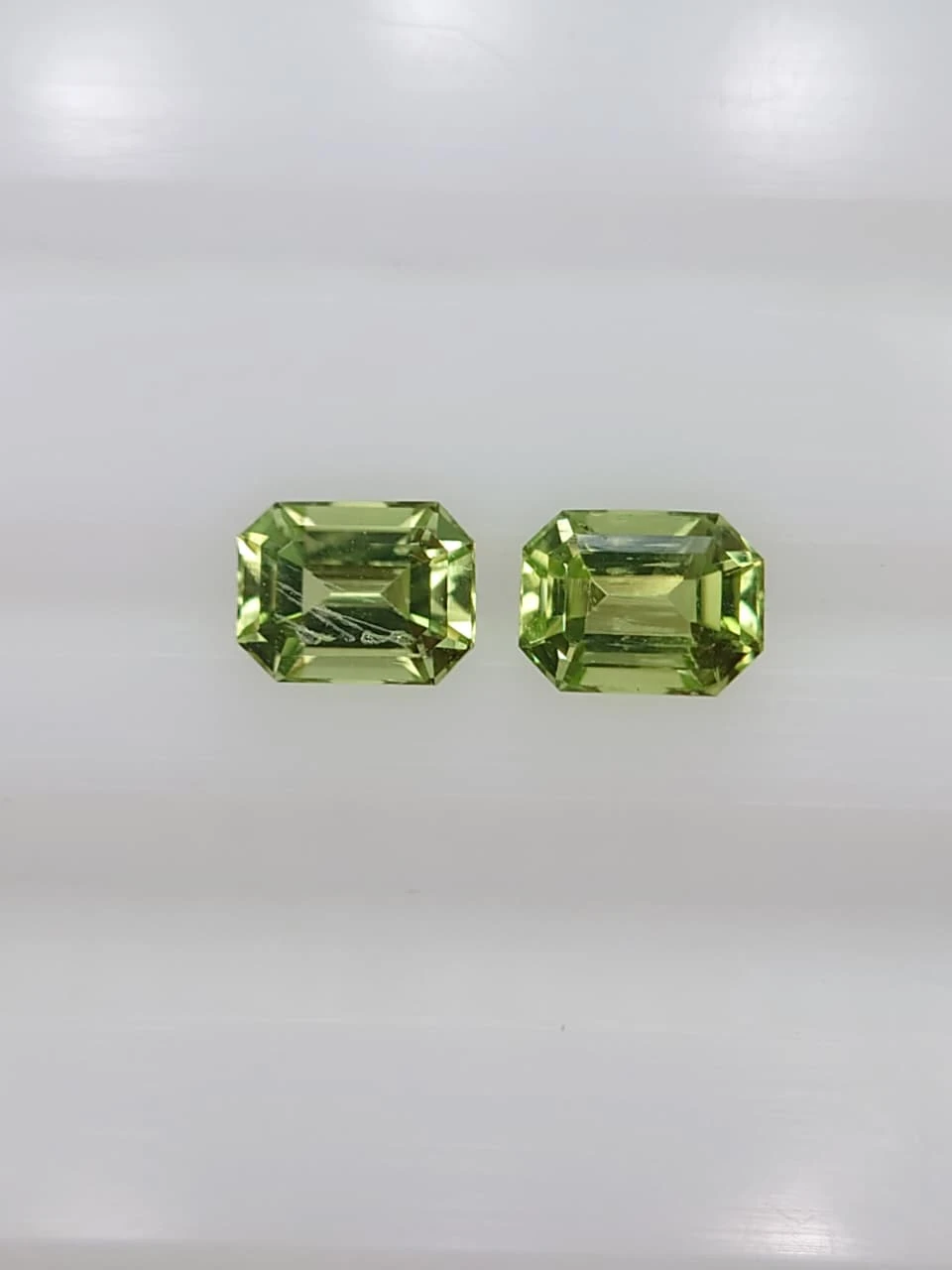 0.95ct Emerald Faceted Natural Peridot Pair from Pakistan — view 4